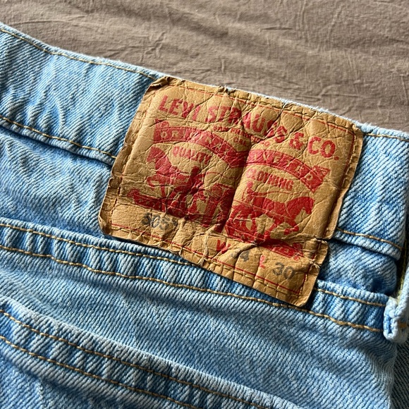 Men’s vintage Levi’s 505 light washed jean - Picture 2 of 4